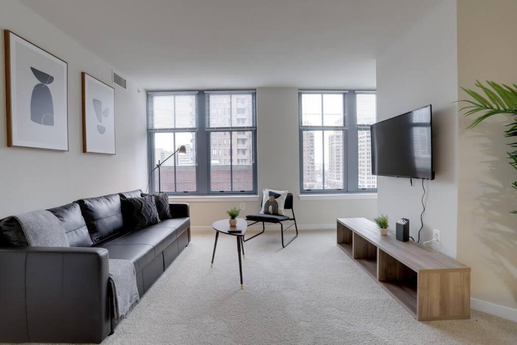 Upscale Comfort Next To Metro And Dining Арлінгтон Екстер'єр фото